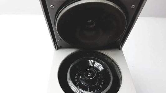 Eppendorf 5424 Cetrifuge - For Parts Centrifuge, as-is (for parts) product photo 2