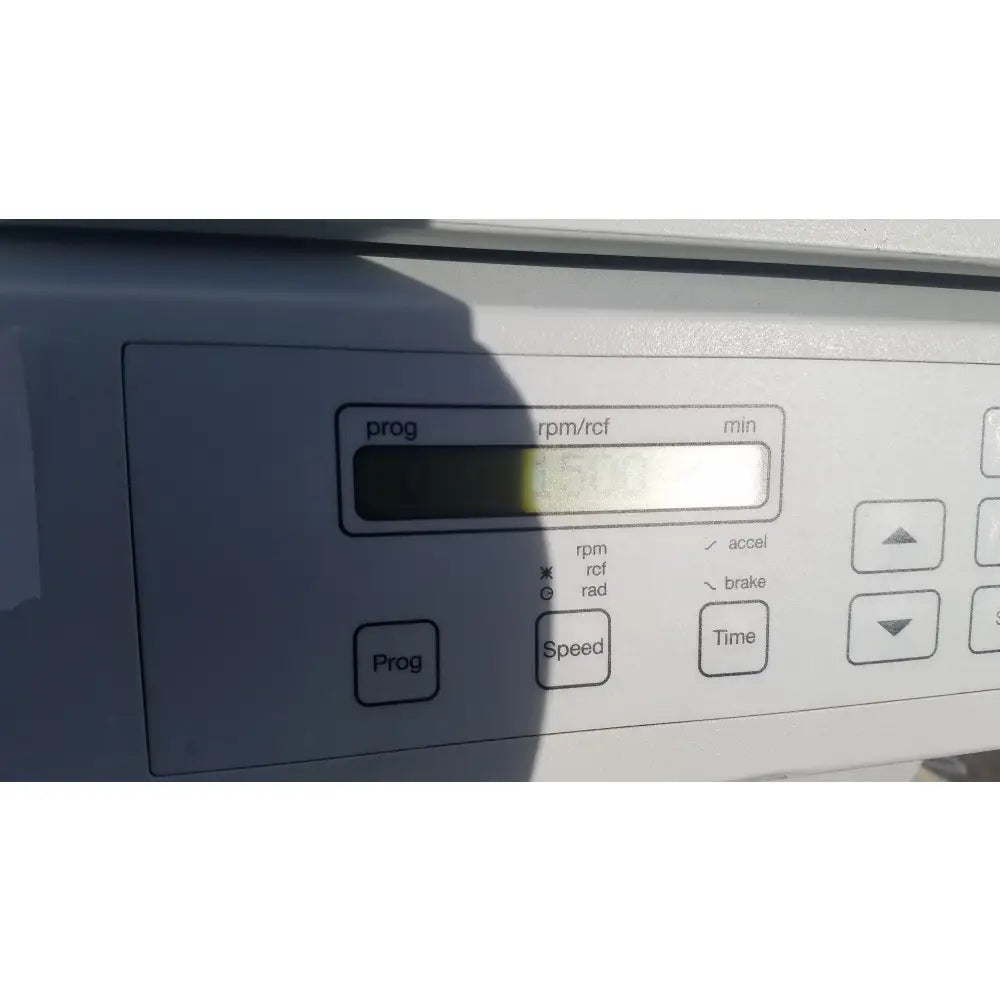 Eppendorf 5804 Refrigerated Benchtop Centrifuge Refrigerated Benchtop Centrifuge, second-hand product photo 2