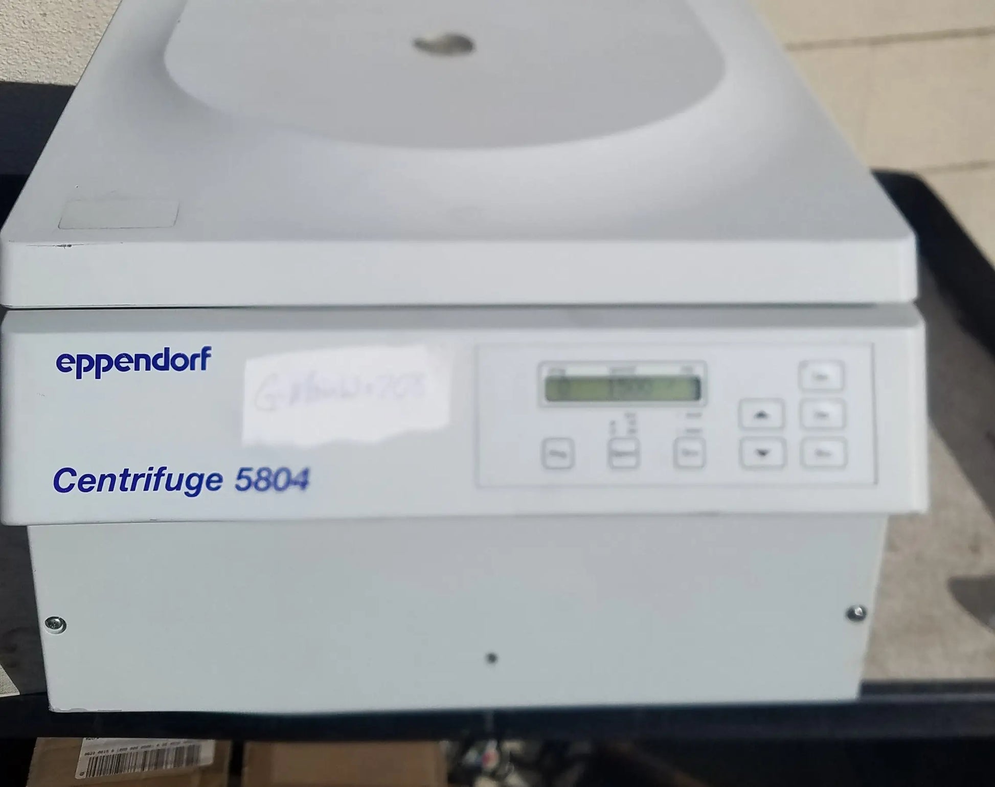 Eppendorf 5804 Refrigerated Benchtop Centrifuge Refrigerated Benchtop Centrifuge, second-hand product photo 1