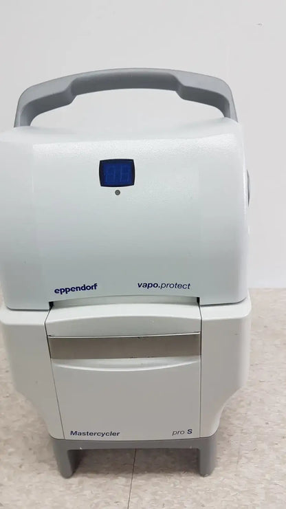 Eppendorf 6325 High-Performance Centrifuge for Lab Sample Separation Laboratory Centrifuge, as-is (for parts) product photo 1