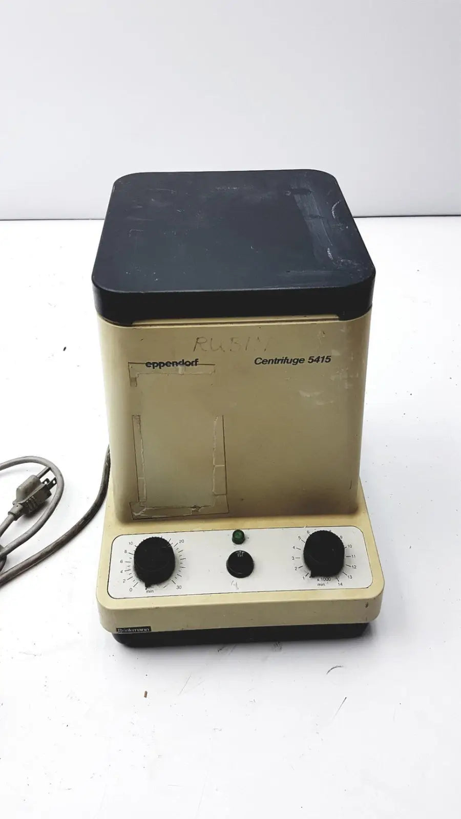 Reuse Medical Eppendorf Centrifuge 5415 Refrigerated Unit Centrifuges, second-hand product photo 1