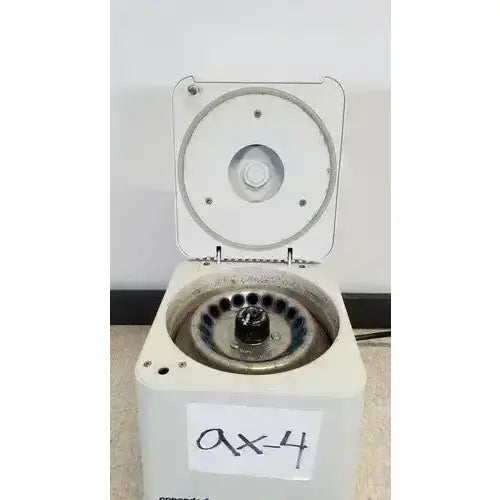 Eppendorf Centrifuge 5415C Laboratory Centrifuge, second-hand product photo 1