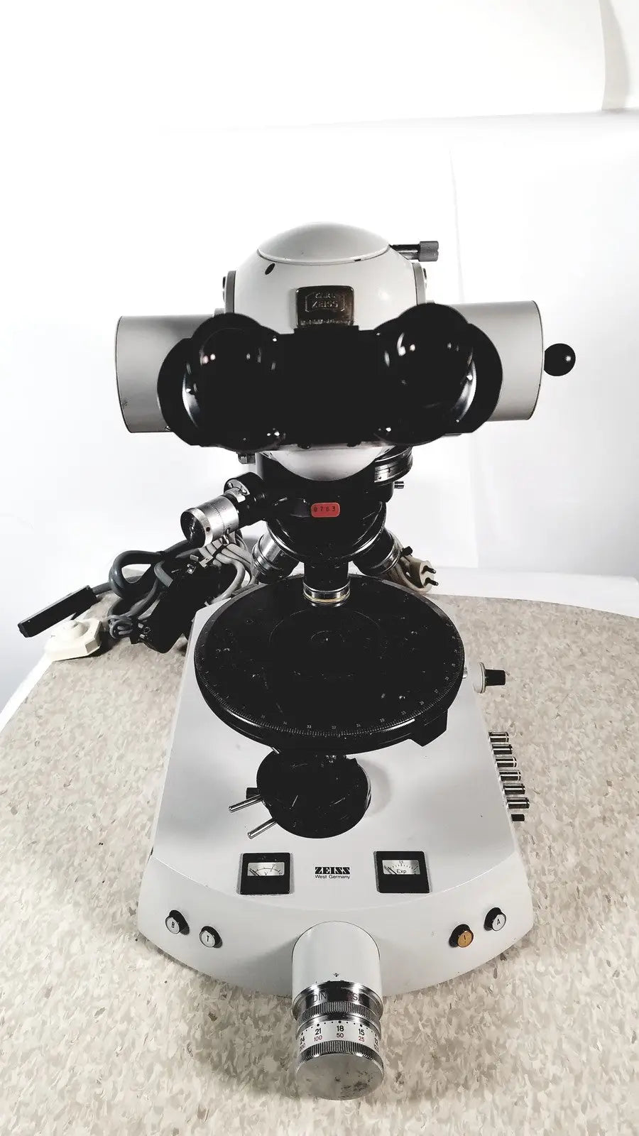 Reuse Medical Eppendorf Centriifuge 5415 R Other Healthcare, Lab & Dental, as-is (for parts) product photo 1