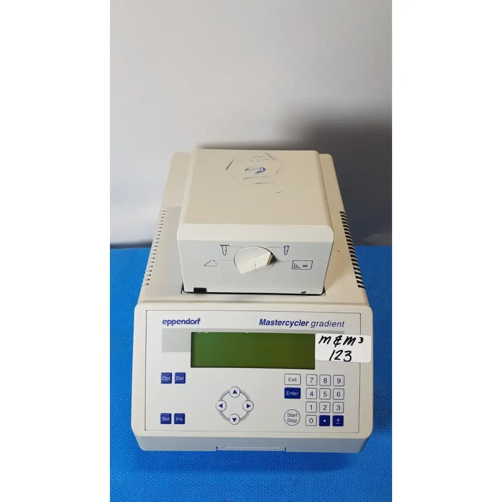 Reuse Medical Eppendorf Mastercycler Gradient PCR Thermal Cycler Pipettors/Automatic Pipettes, second-hand product photo 1