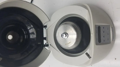 Eppendorf Mini Spin Plus Centrifuge Centrifuge, second-hand product photo 3