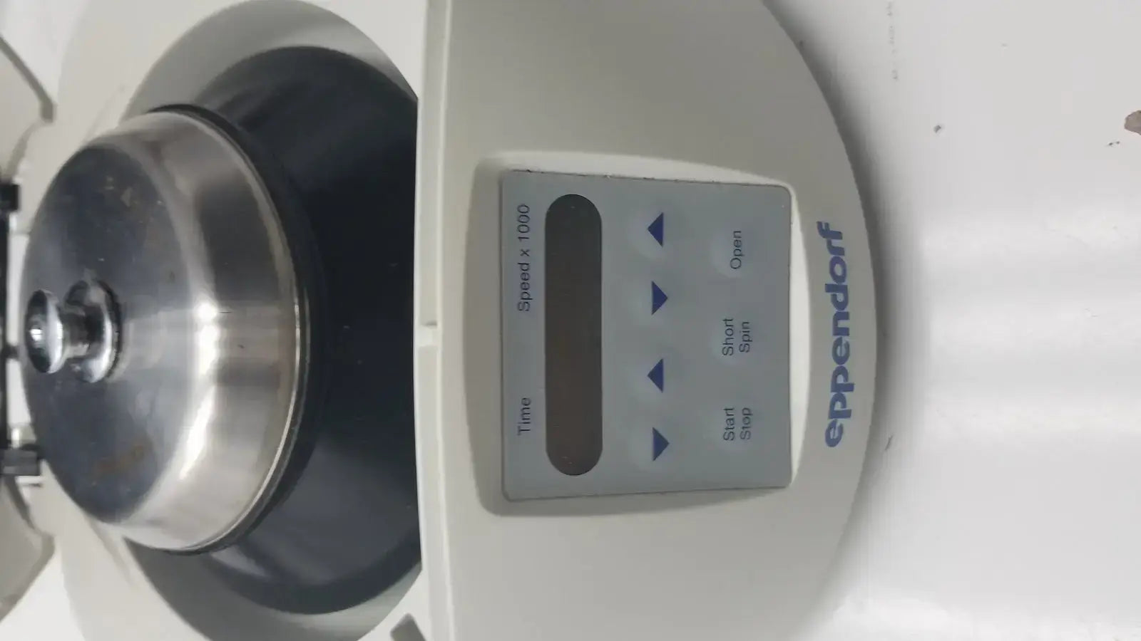 Eppendorf Mini Spin Plus Centrifuge Centrifuge, as-is (for parts) product photo 2