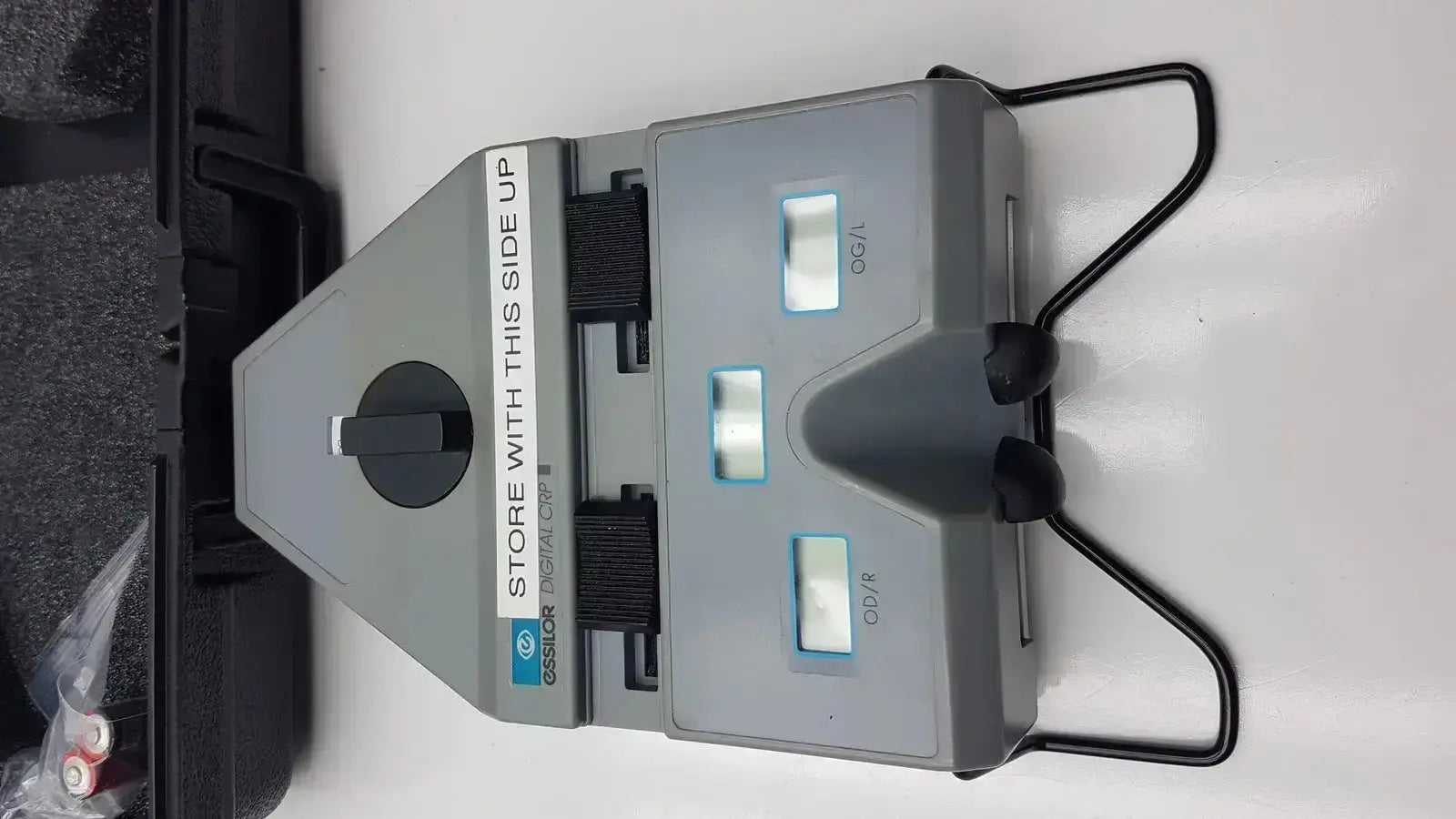 Essilor X81701 Precision Digital CRP Corneal Reflection Pupilometer Pupilometer, second-hand product photo 2