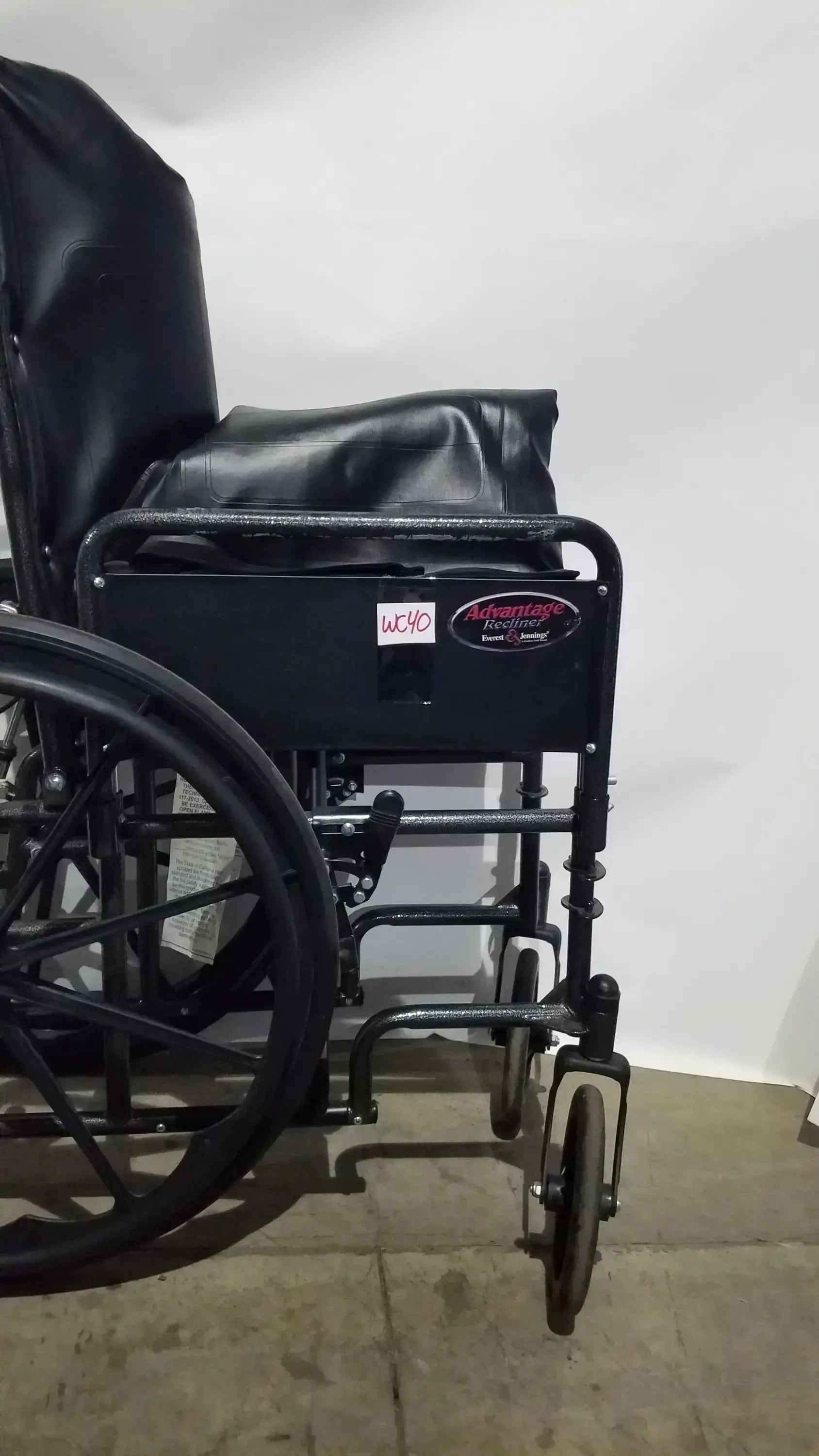 Reuse Medical Equipment Everest & Jennings Advantage Recliner Folding Manual Wheelchair Wheelchairs, second-hand product photo 20