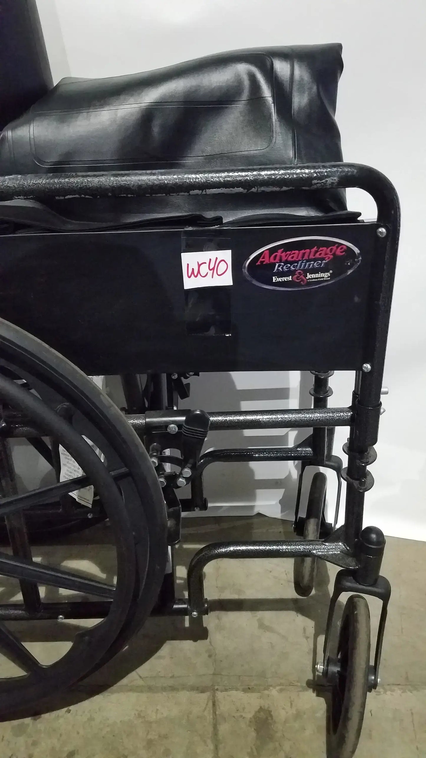Reuse Medical Equipment Everest & Jennings Advantage Recliner Folding Manual Wheelchair Wheelchairs, second-hand product photo 18