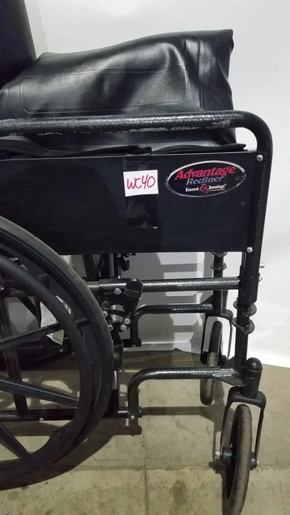 Reuse Medical Equipment Everest & Jennings Advantage Recliner Folding Manual Wheelchair Wheelchairs, second-hand product photo 18