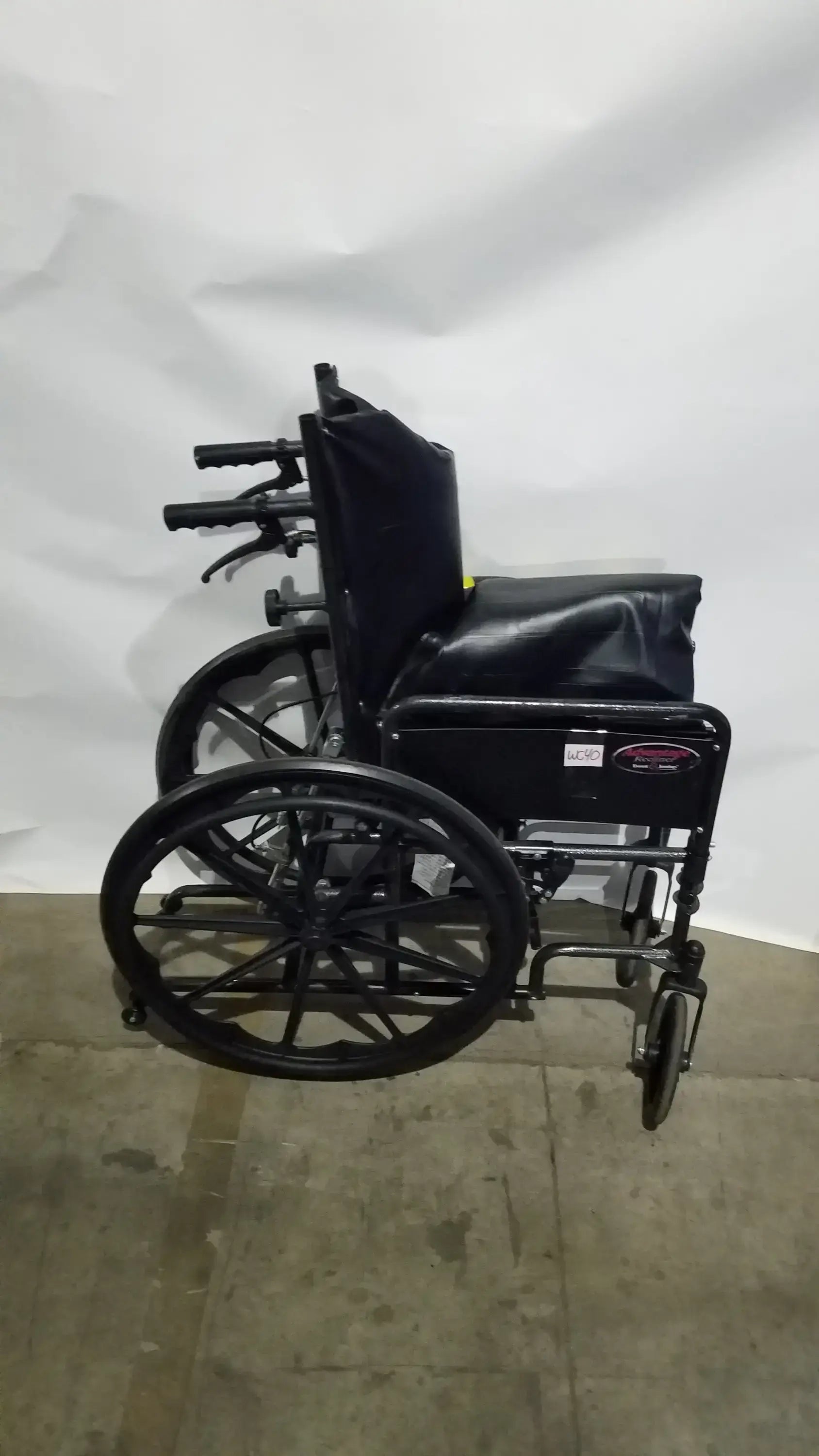 Reuse Medical Equipment Everest & Jennings Advantage Recliner Folding Manual Wheelchair Wheelchairs, second-hand product photo 25