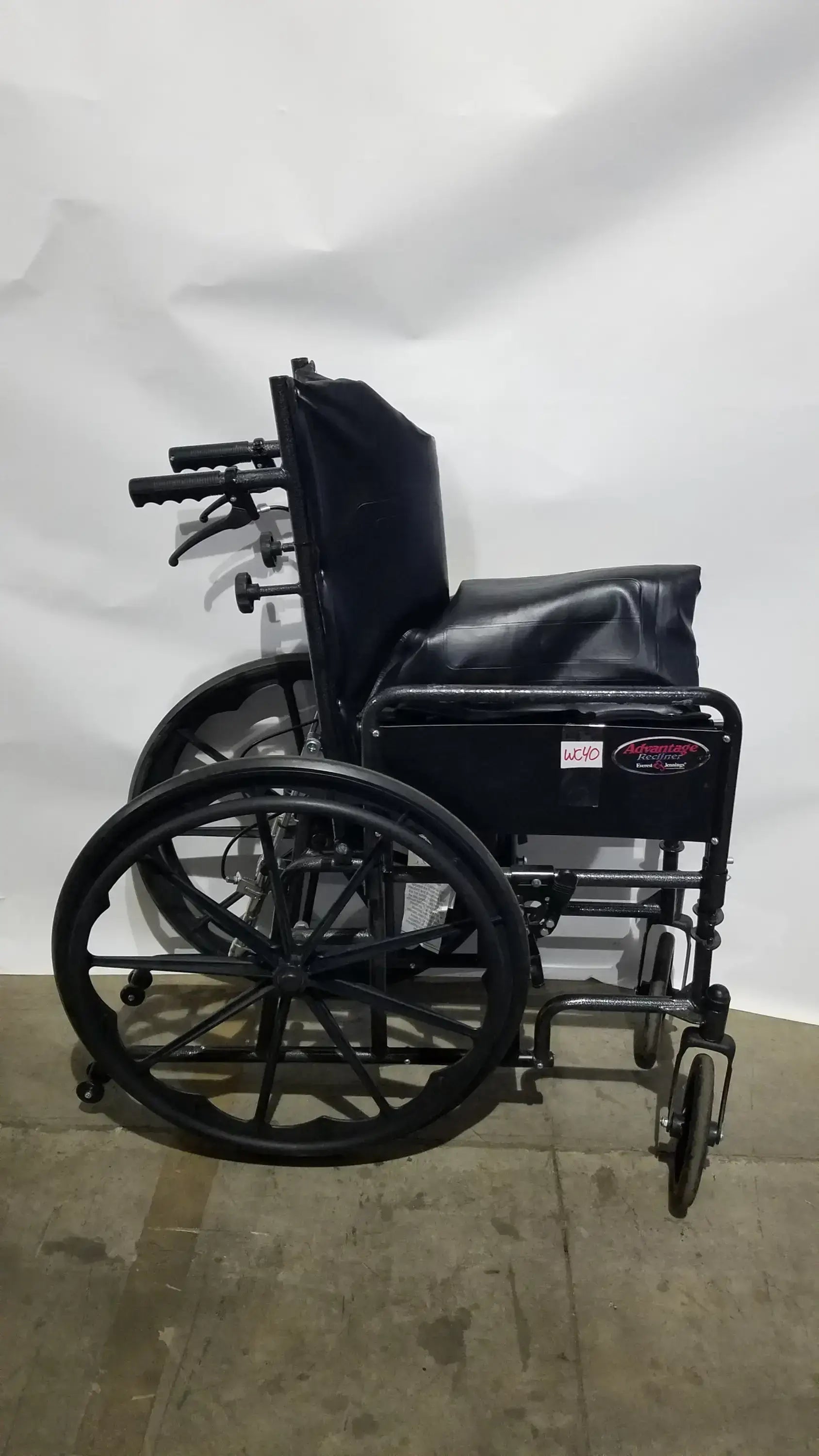 Reuse Medical Equipment Everest & Jennings Advantage Recliner Folding Manual Wheelchair Wheelchairs, second-hand product photo 27