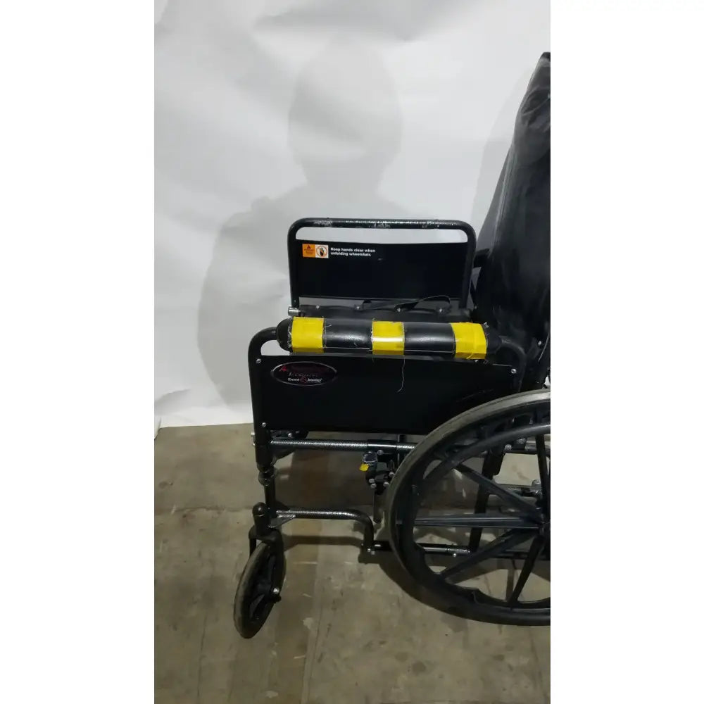 Reuse Medical Equipment Everest & Jennings Advantage Recliner Folding Manual Wheelchair Wheelchairs, second-hand product photo 9