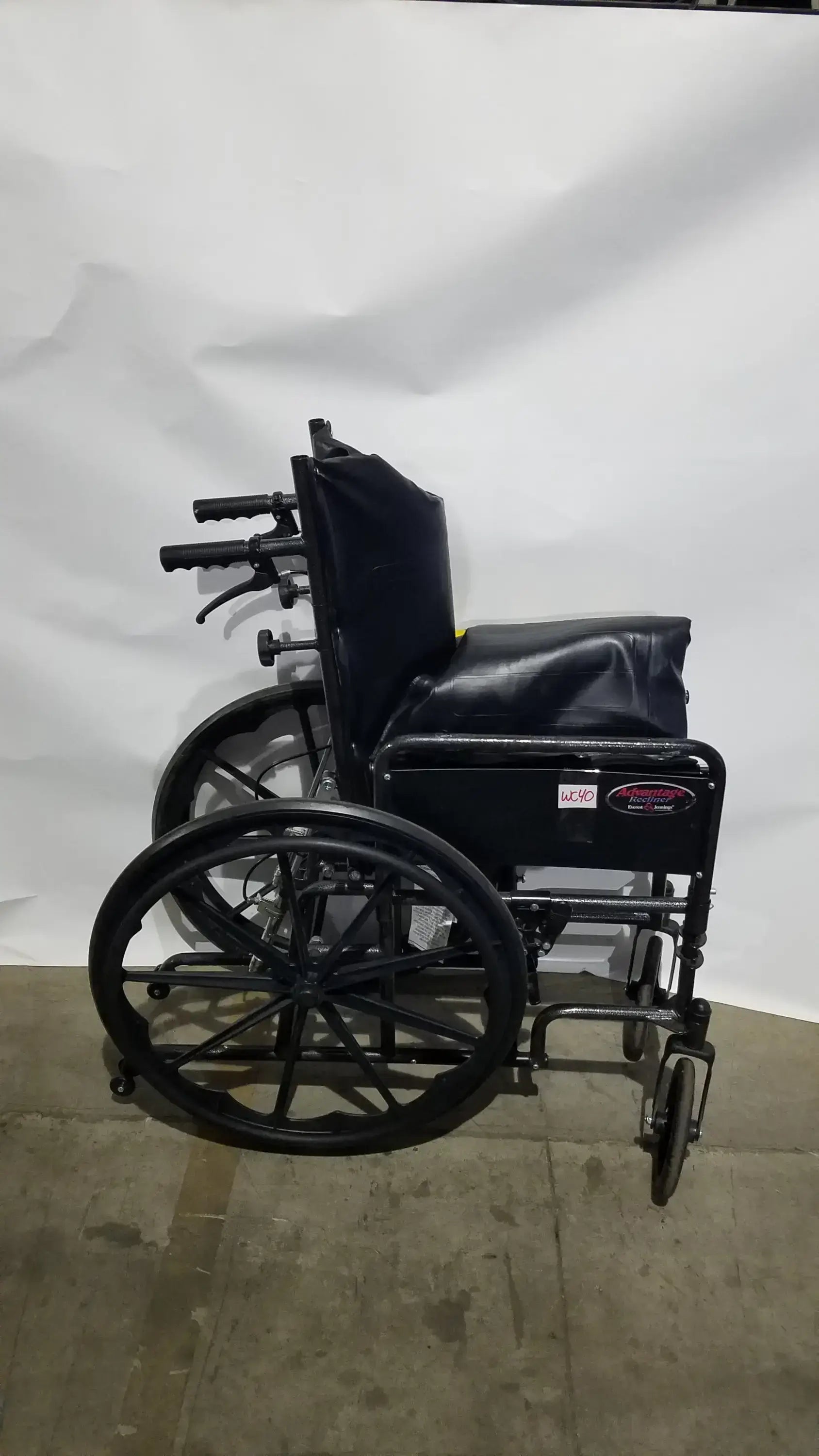 Reuse Medical Equipment Everest & Jennings Advantage Recliner Folding Manual Wheelchair Wheelchairs, second-hand product photo 26