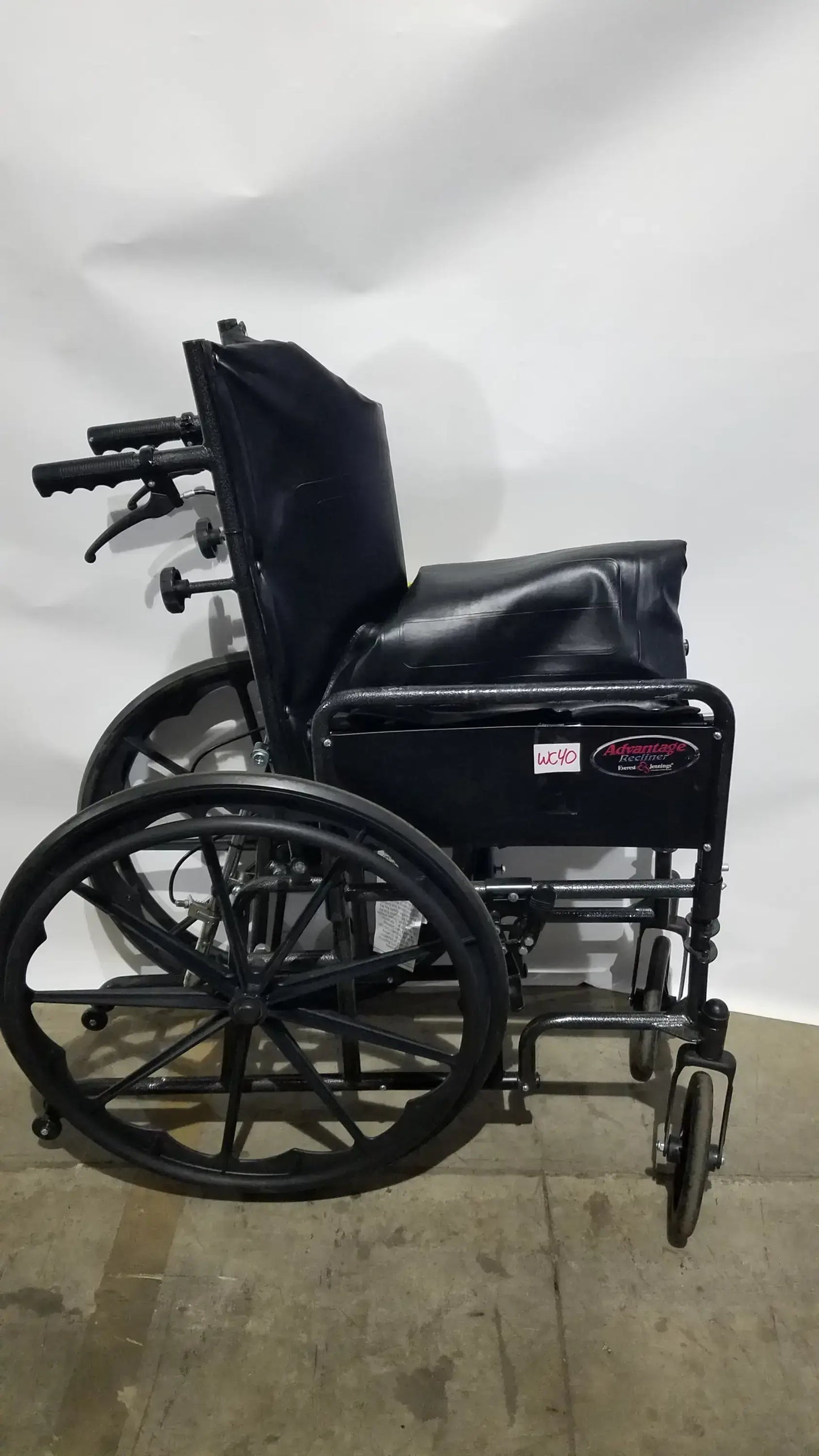 Reuse Medical Equipment Everest & Jennings Advantage Recliner Folding Manual Wheelchair Wheelchairs, second-hand product photo 23