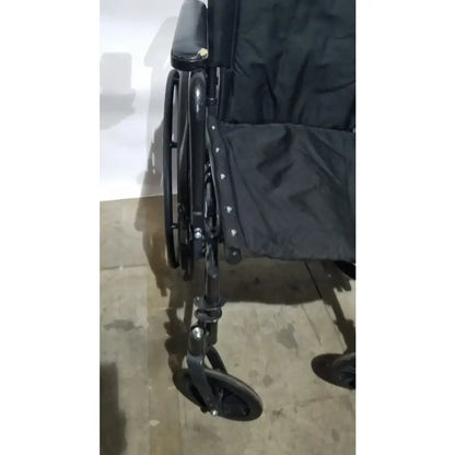 Reuse Medical Equipment Everest & Jennings Traveler L4 Wheelchair Ultralight Adjustable Height Adult Use Wheelchairs, second-hand product photo 11