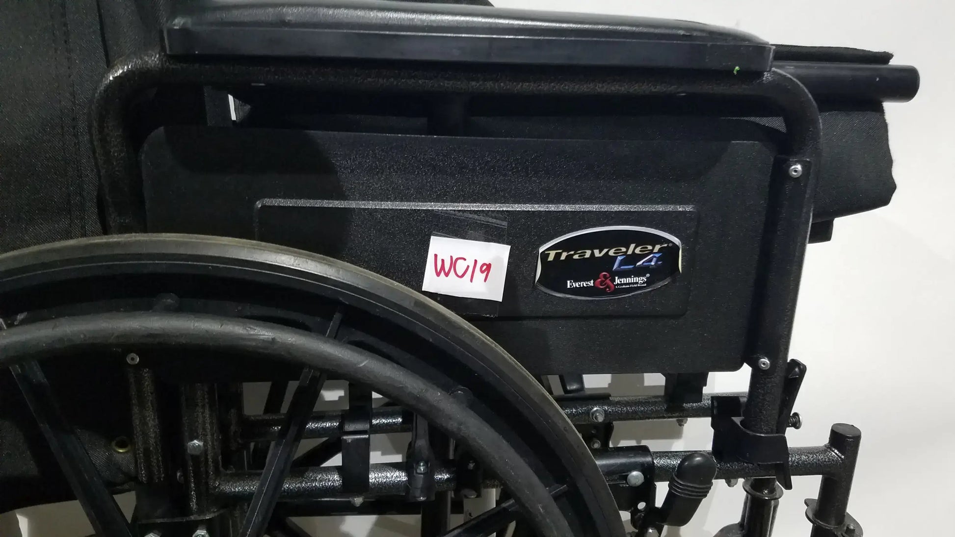 Reuse Medical Equipment Everest & Jennings Traveler L4 Wheelchair Ultralight Adjustable Height Adult Use Wheelchairs, second-hand product photo 5