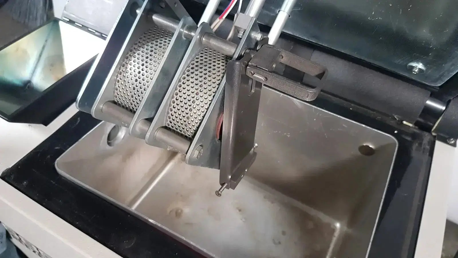 SPEX Excellent Spex 6850 Freezer Mill Cryogenic Freezer Mill, as-is (for parts) product photo 6