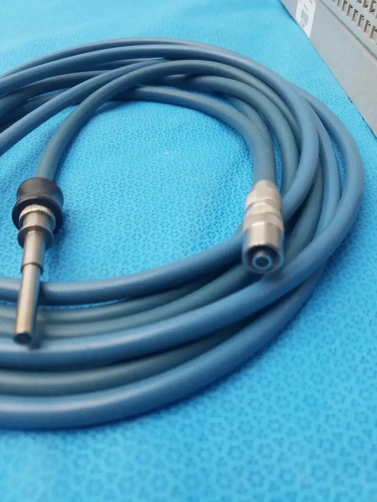 Micromedics Fiber Optic Light Cable With Micromedics IN-8640 Sterilization Case Fiber Optic Light Cable, second-hand product photo 3