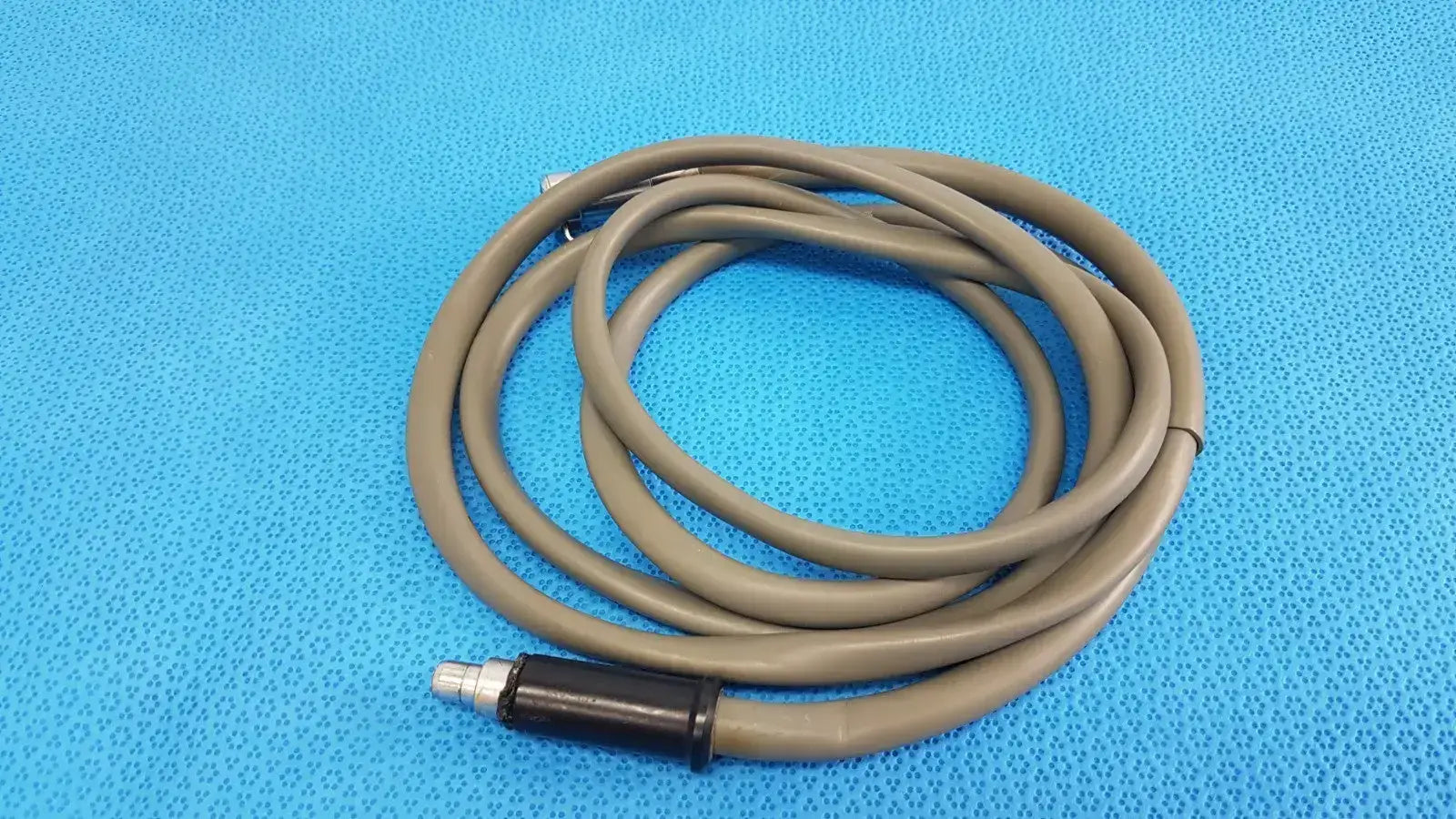 Generic Fiberoptic Light Cable – Durable, High-Quality Surgical Illumination Cable Fiberoptic Light Cable, second-hand product photo 2