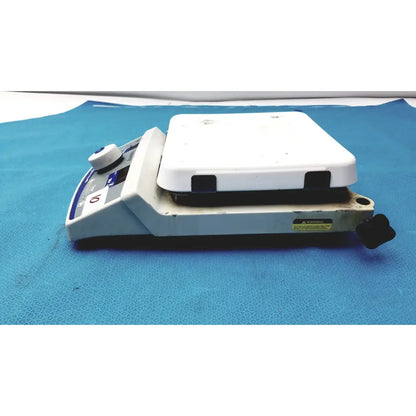 White and gray fisher scientific isotemp digital hotplate with black knob labeled vwr for laboratory use