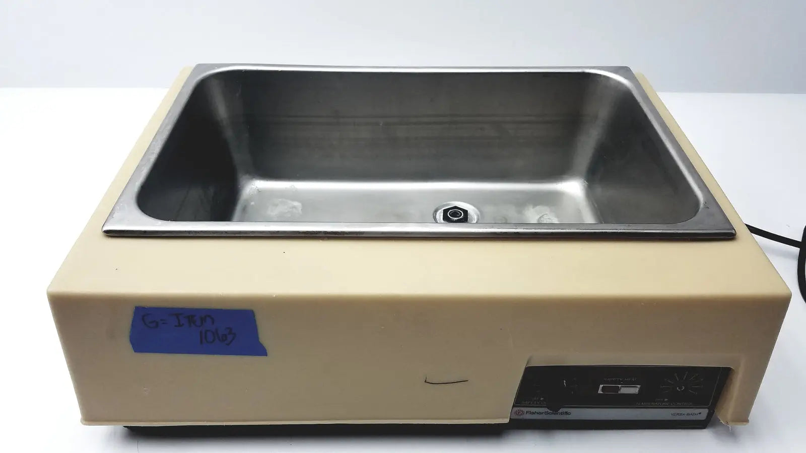 Reuse Medical Fisher Scientific Versa-Bath Model 139 Heated Water Bath Water Baths, Circulators & Chillers, as-is (for parts) product photo 1