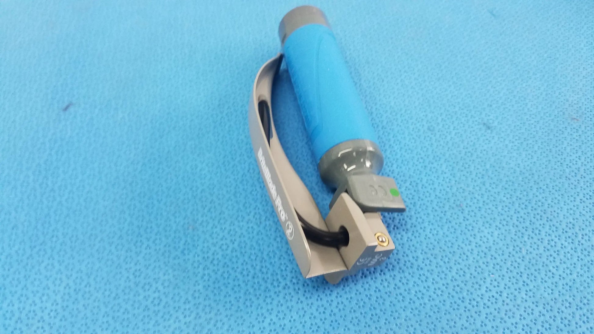 Flexicare BritePro Solo Laryngoscope Handle Mac 3 Laryngoscope Handle with Blade, second-hand product photo 2