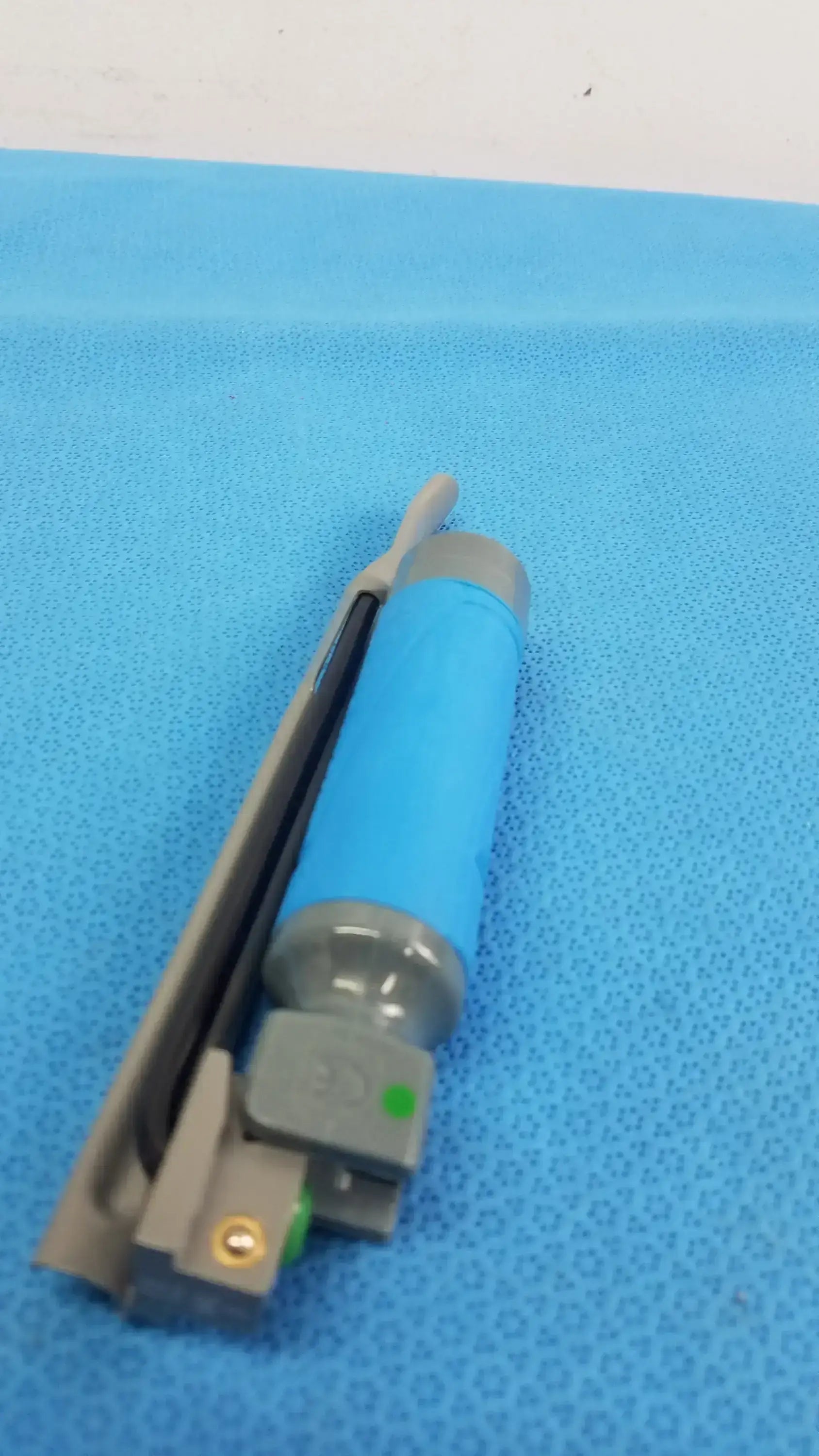 Flexicare BritePro Solo Laryngoscope Handle Mill 3 Laryngoscope Handle, second-hand product photo 2