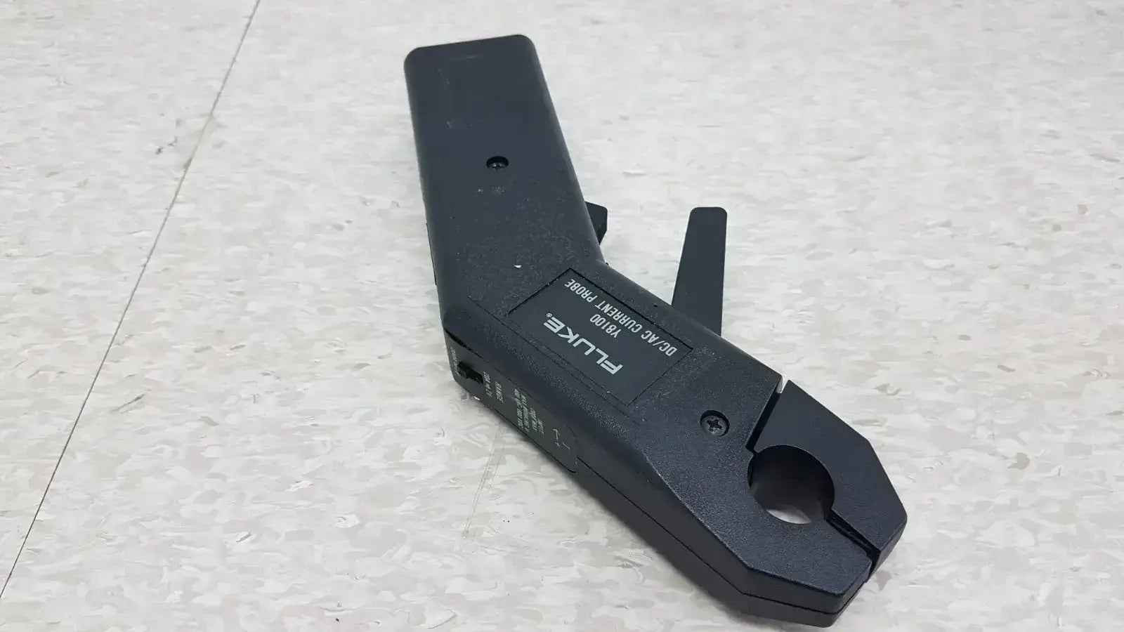Fluke Y8100 DC/AC Current Probe Clamp-On Current Probe, second-hand product photo 5