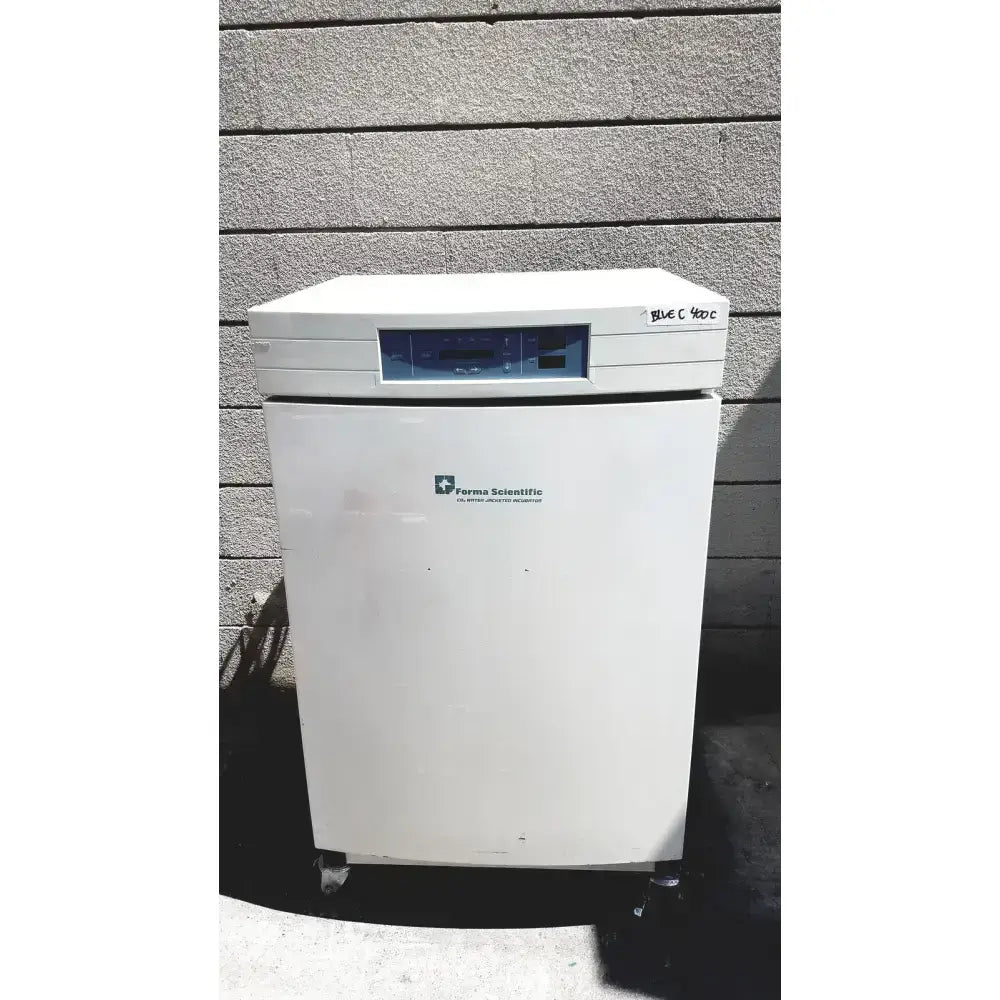 Forma Scientific, Inc. Forma Scientific 3110 Water-Jacketed Lab Incubator CO2 Incubator, second-hand product photo 1