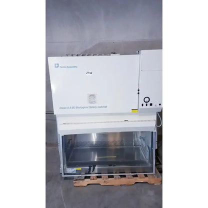Forma Scientific Class II A/B3 Biological Safety Cabinet Biological Safety Cabinet, second-hand product photo 1