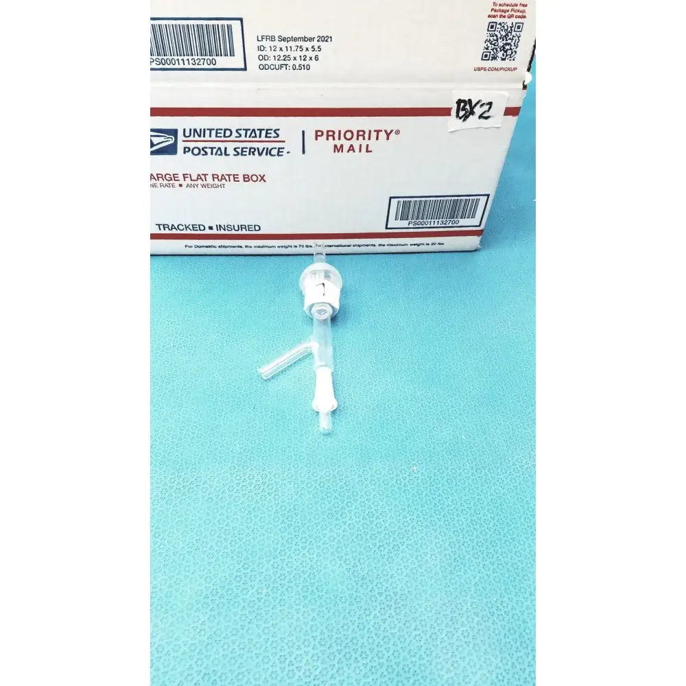 Reuse Medical Gas Inlet Adapter – 24/40 Inner Joint, Dual Hose Connections Lab Flasks, second-hand product photo 1