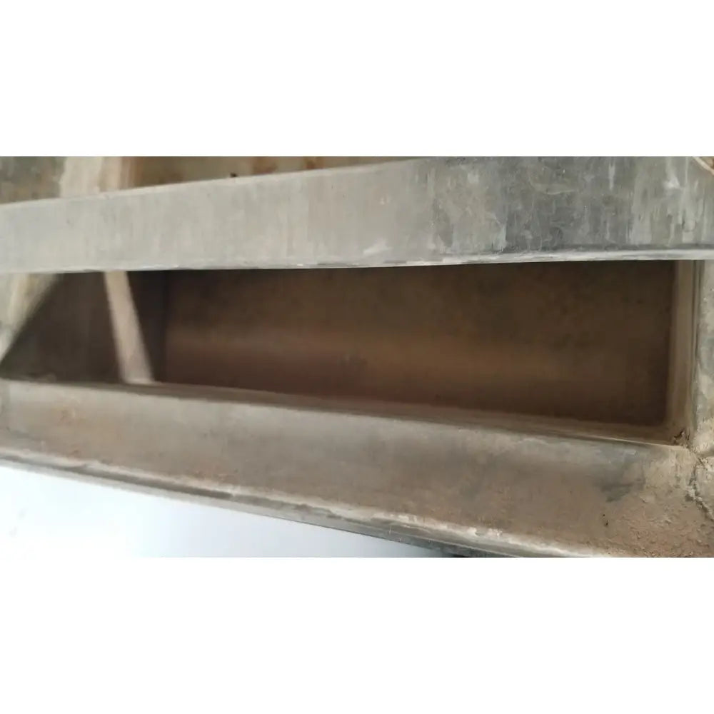 Rusty metal rectangular trough of gca precision scientific dubnoff metabolic shaking incubator 30c-100c pn 17ae-8