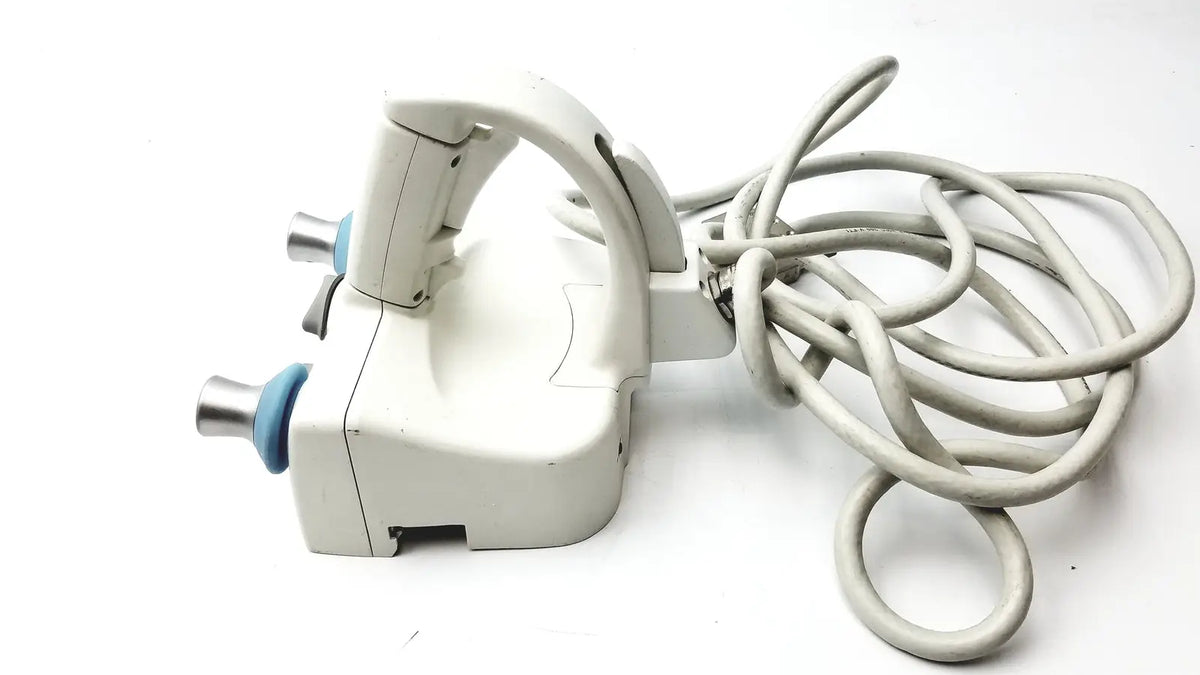 White plastic healthcare innova 2000 smart handle with blue and silver accents featuring two protruding nozzles