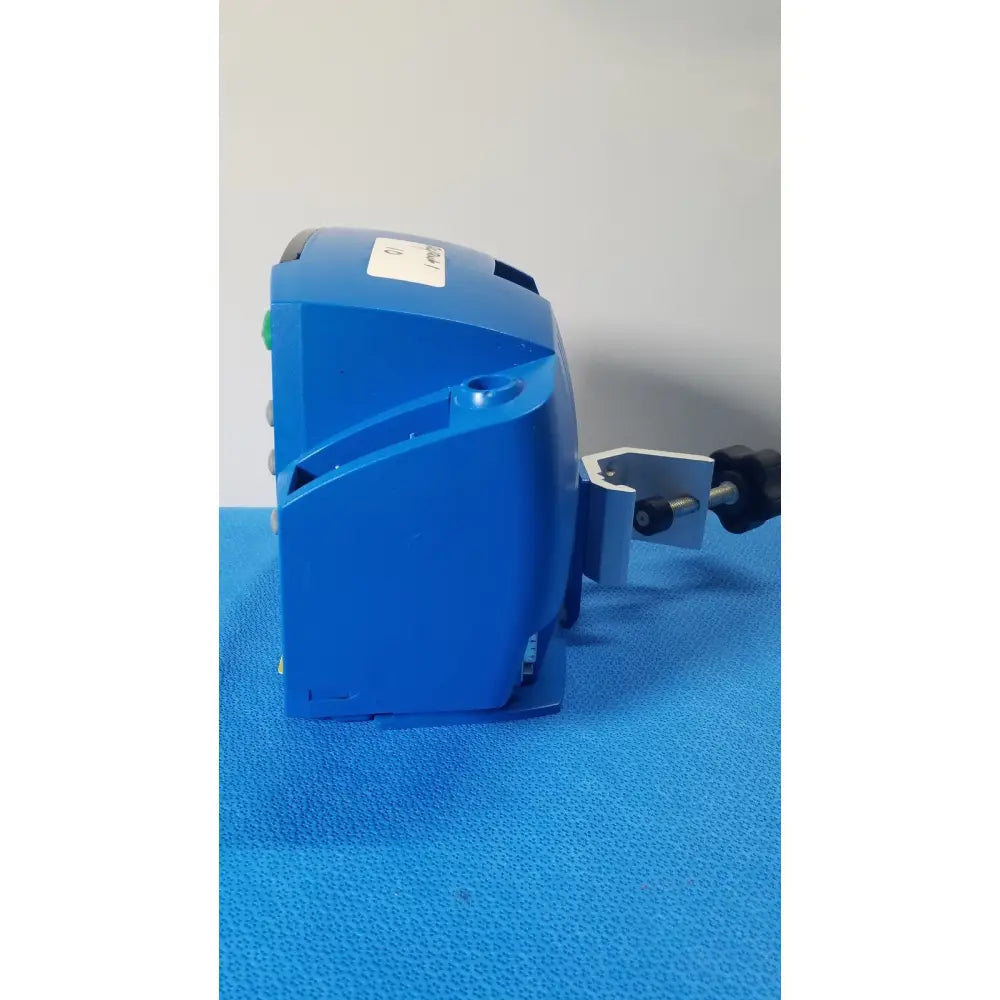 Blue plastic industrial flow meter with metallic clamp attachment for ge healthcare v180-jbac-axaa-xx vital signs monitor
