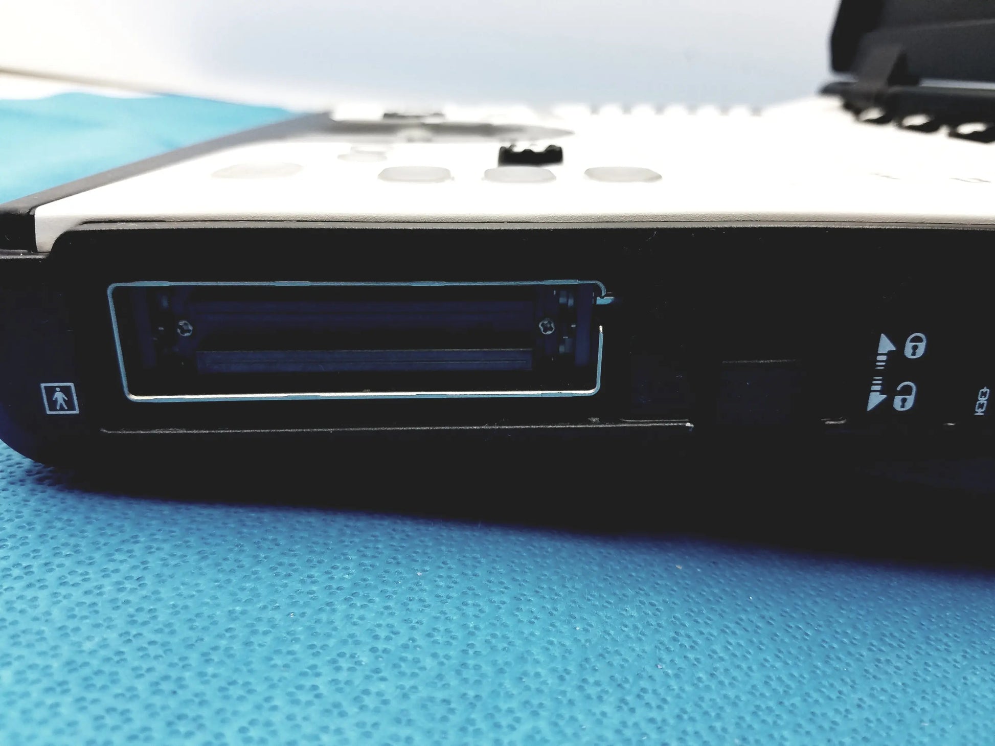 GE Logiq E Portable Ultrasound Machine Portable Ultrasound Machine, as-is (for parts) product photo 22