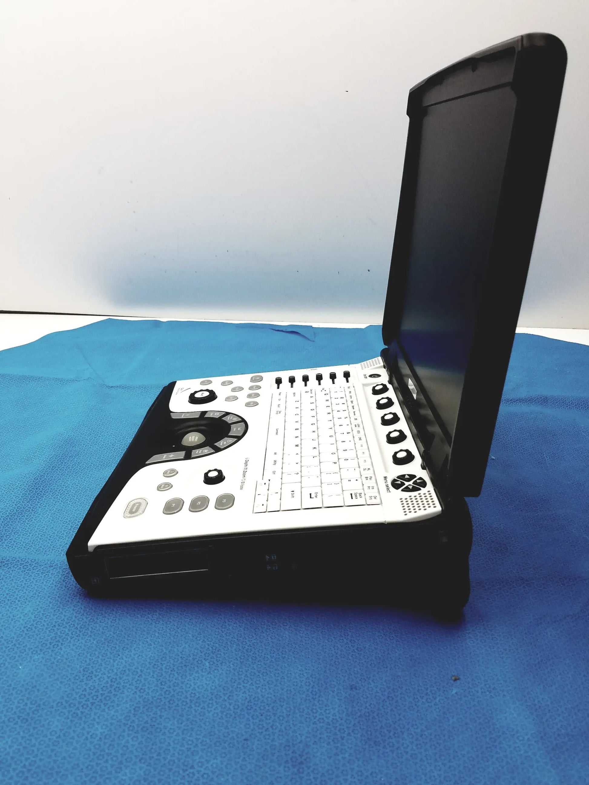 GE Logiq E Portable Ultrasound Machine Portable Ultrasound Machine, as-is (for parts) product photo 21
