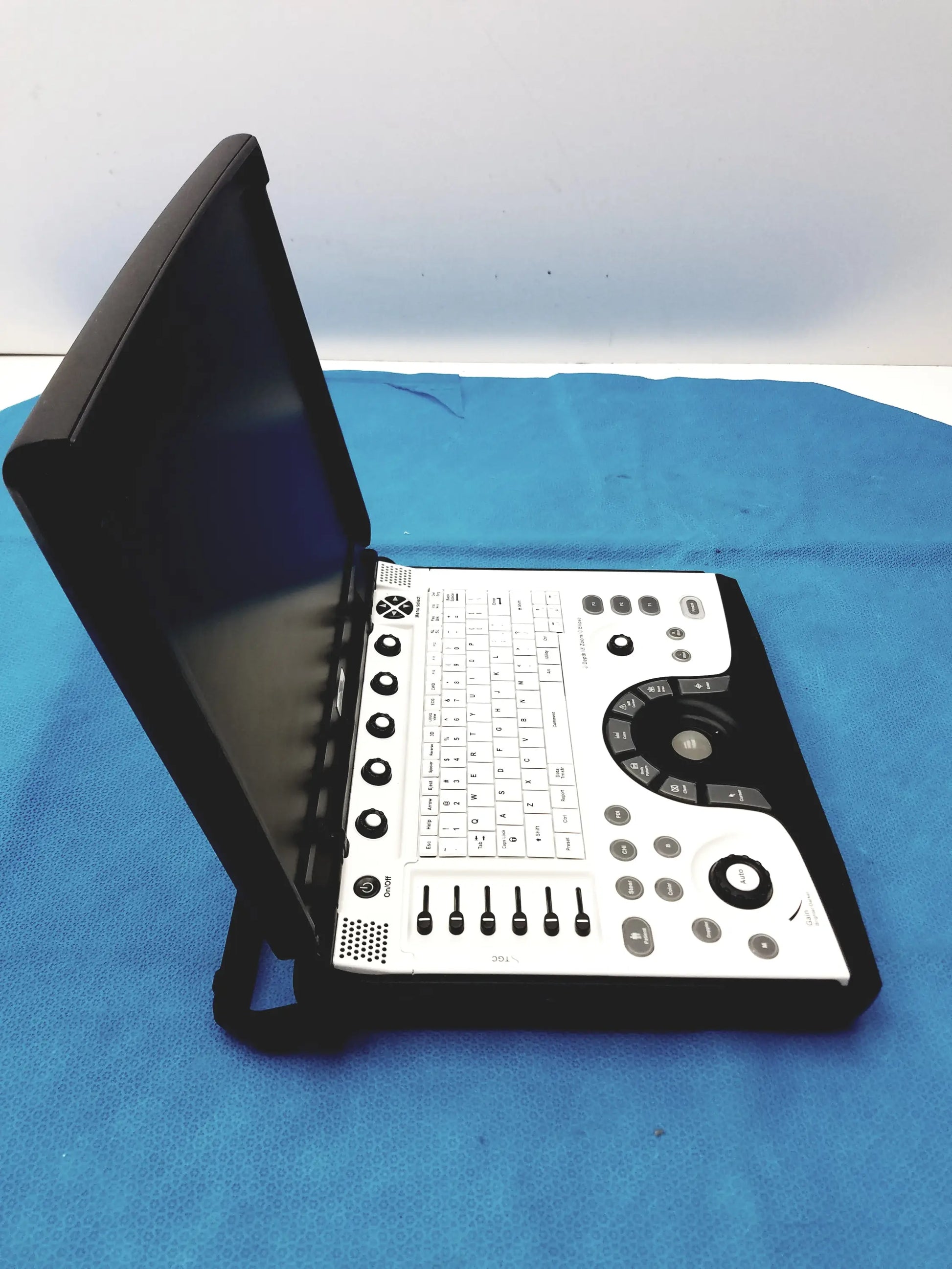 GE Logiq E Portable Ultrasound Machine Portable Ultrasound Machine, as-is (for parts) product photo 11