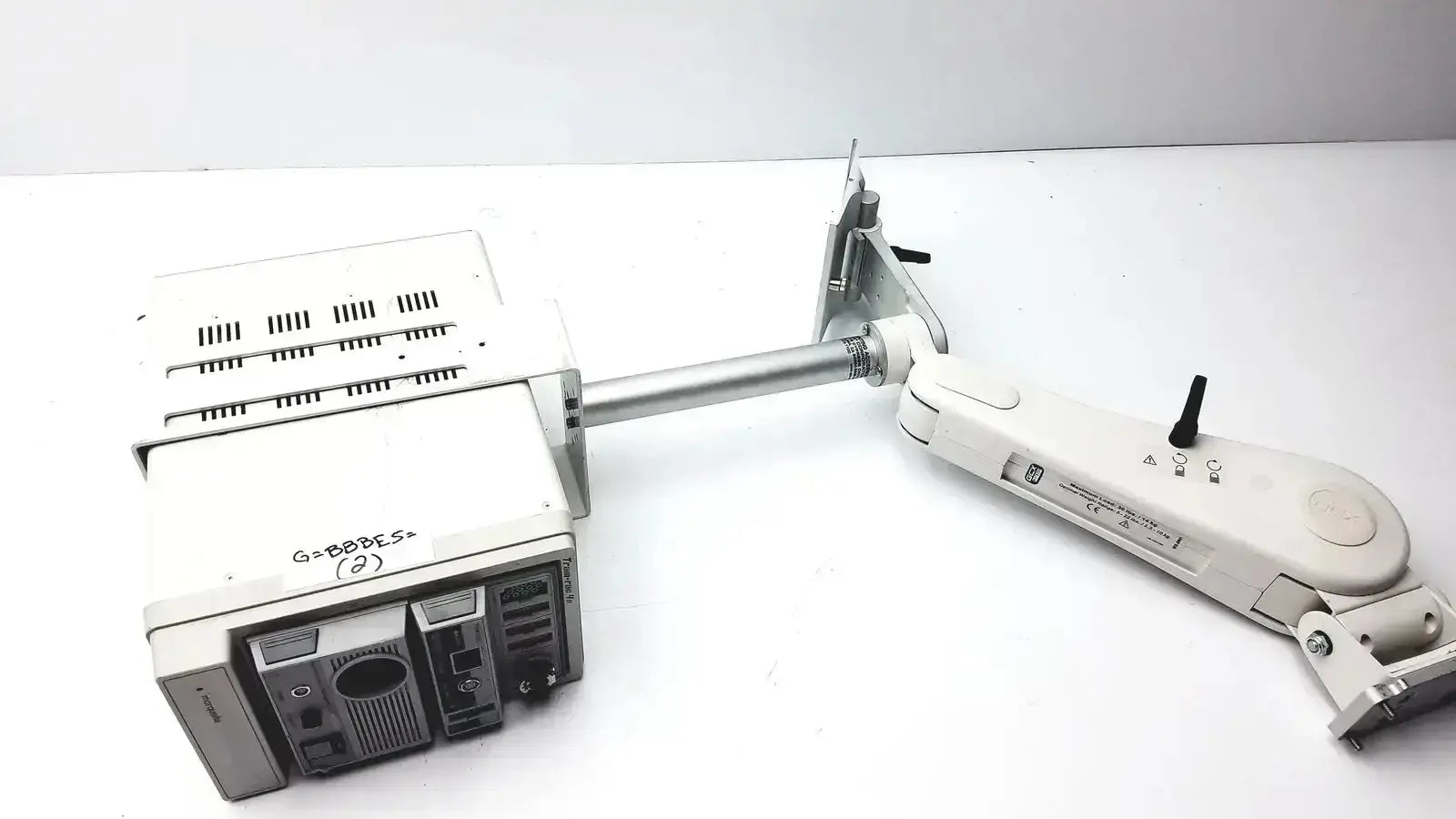 Marquette GE Marquette Tram-rac 4A Housing Module 250SL With GCX Monitor Mount Arm Patient Monitor Accessory, second-hand product photo 1