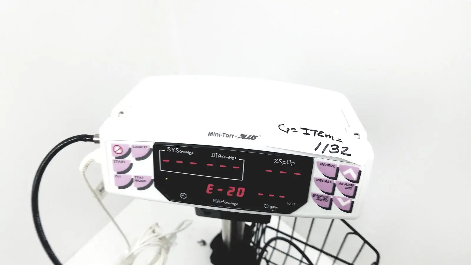 Reuse Medical GE Medical Mini-Torr, Plus Patient Monitor Ref. 3444 With Rolling Stand and Cart Patient Monitors, second-hand product photo 1