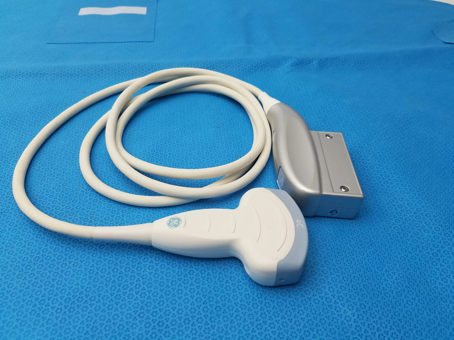 White and silver convex array ultrasound imaging transducer probe with ergonomic design compatible ge ultrasound