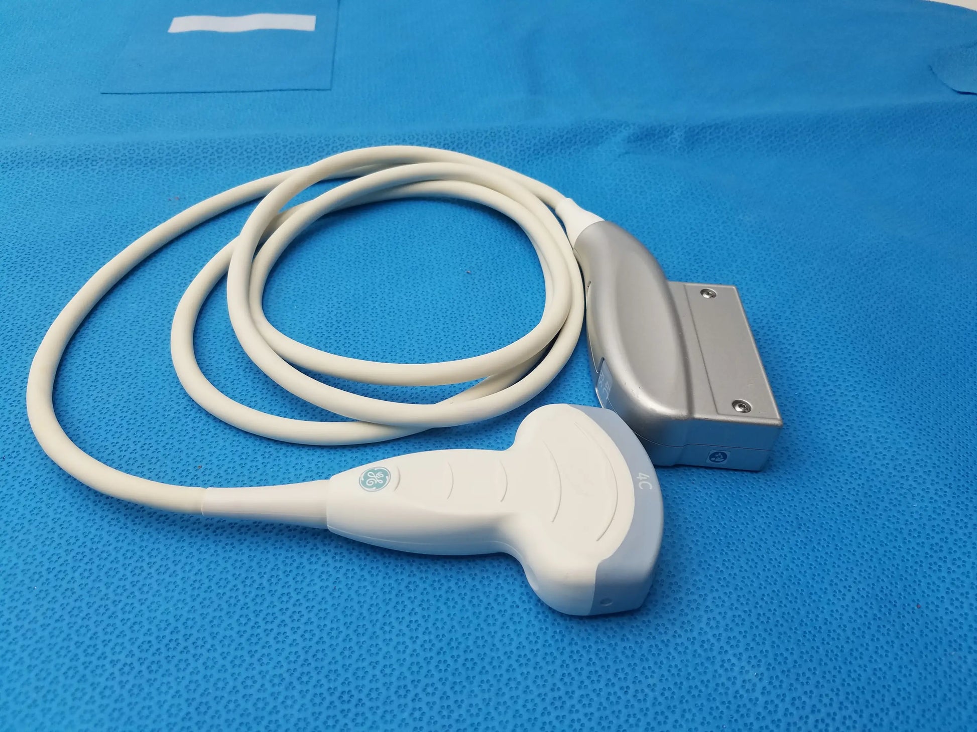 White and silver convex array ultrasound imaging transducer probe with ergonomic design compatible ge ultrasound