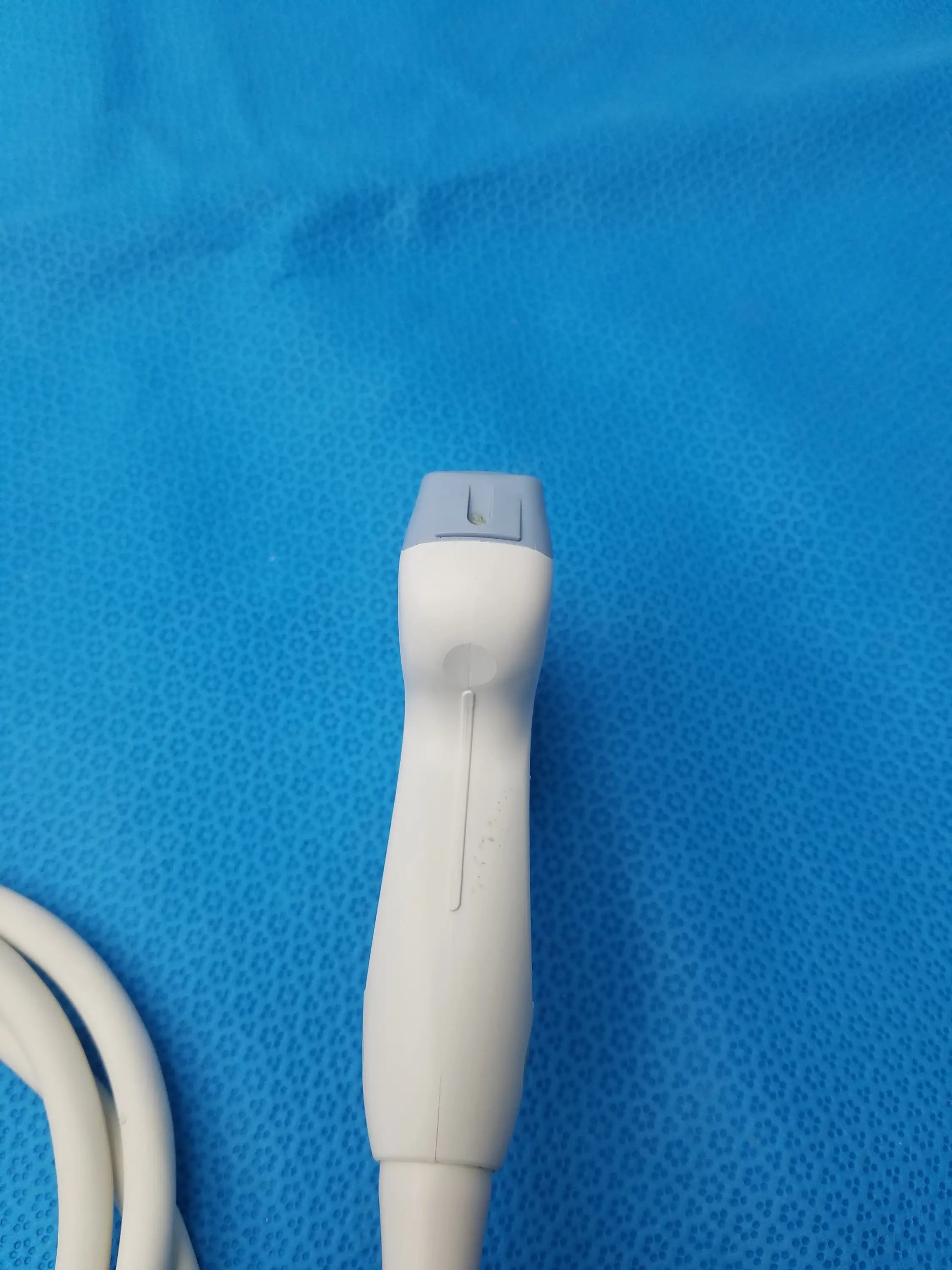 Ge medical systems 4c-rs ultrasound convex array transducer probe in white and gray with ergonomic design for ultrasound imaging compatible ge ultrasound