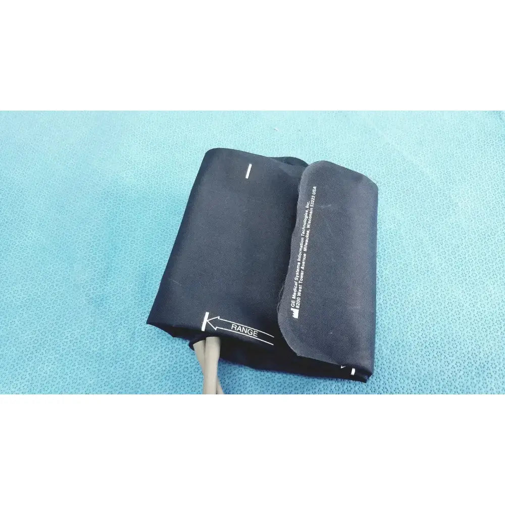 GE Medical Systems Adult Long Critikon Blood Pressure Cuff 23–33 cm – 002206 Blood Pressure Cuff, second-hand product photo 6