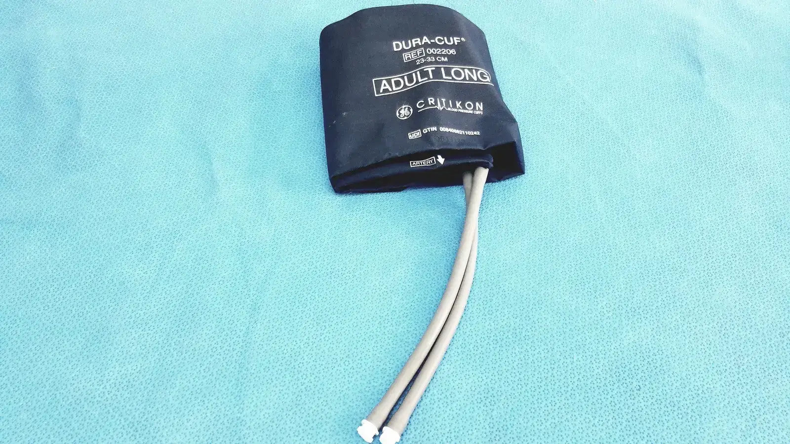 GE Medical Systems Adult Long Critikon Blood Pressure Cuff 23–33 cm – 002206 Blood Pressure Cuff, second-hand product photo 1