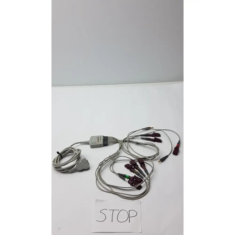 Gray medical systems multi-link cable with multiple wired electrodes and a central connector for ecg monitoring