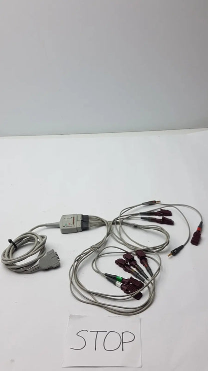 Gray medical systems multi-link cable with multiple wired electrodes and a central connector for ecg monitoring