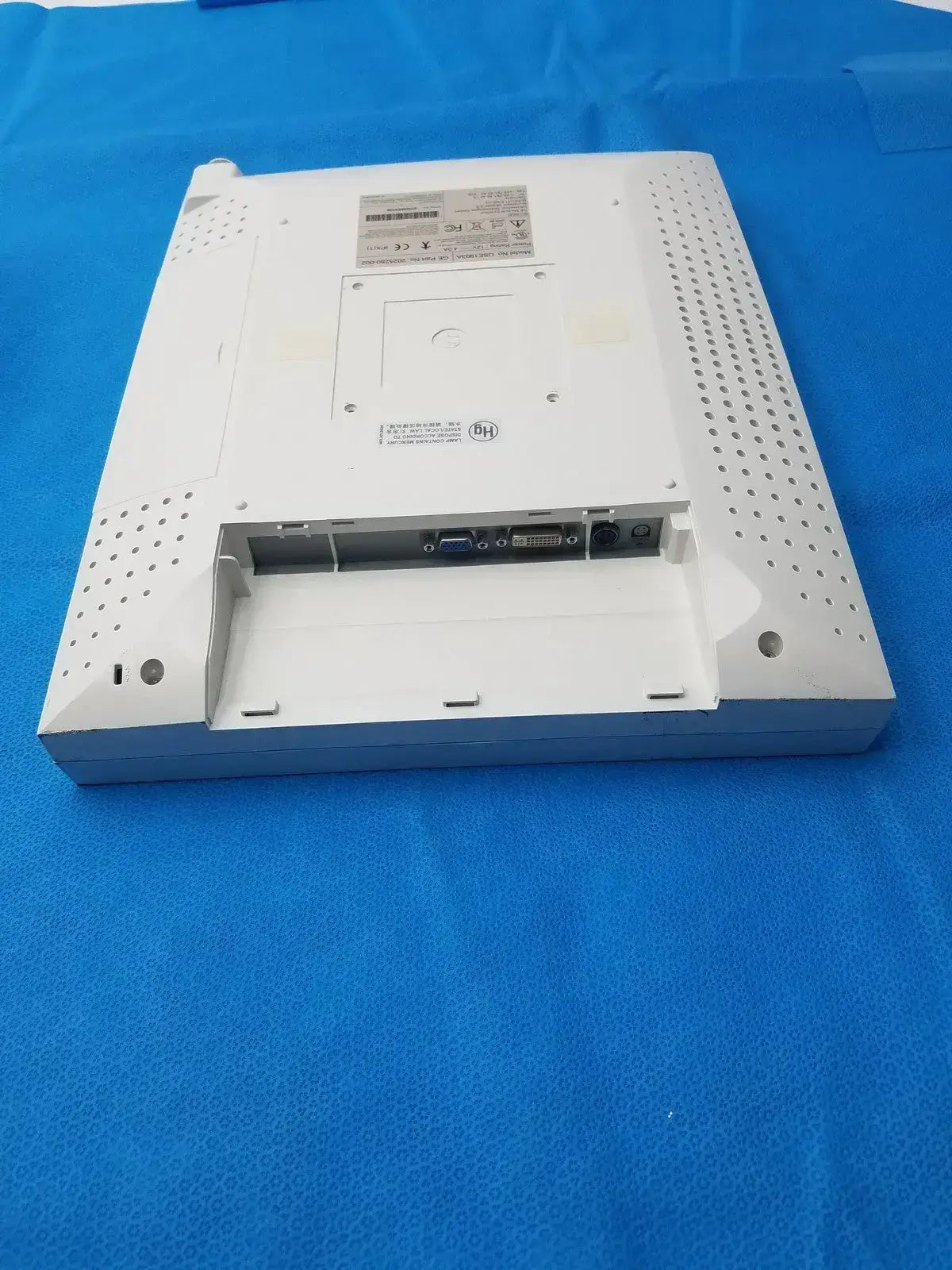 GE Medical Systems USE1903A LCD Flat Panel Monitor with Power Supply Medical LCD Monitor, second-hand product photo 8