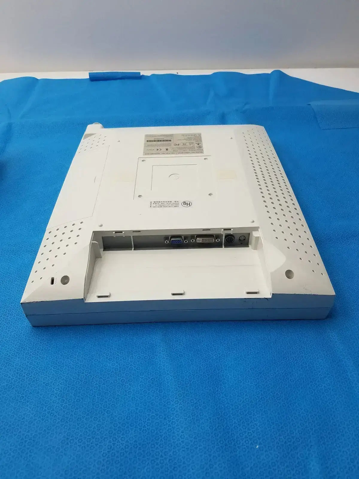 GE Medical Systems USE1903A LCD Flat Panel Monitor with Power Supply Medical LCD Monitor, second-hand product photo 5