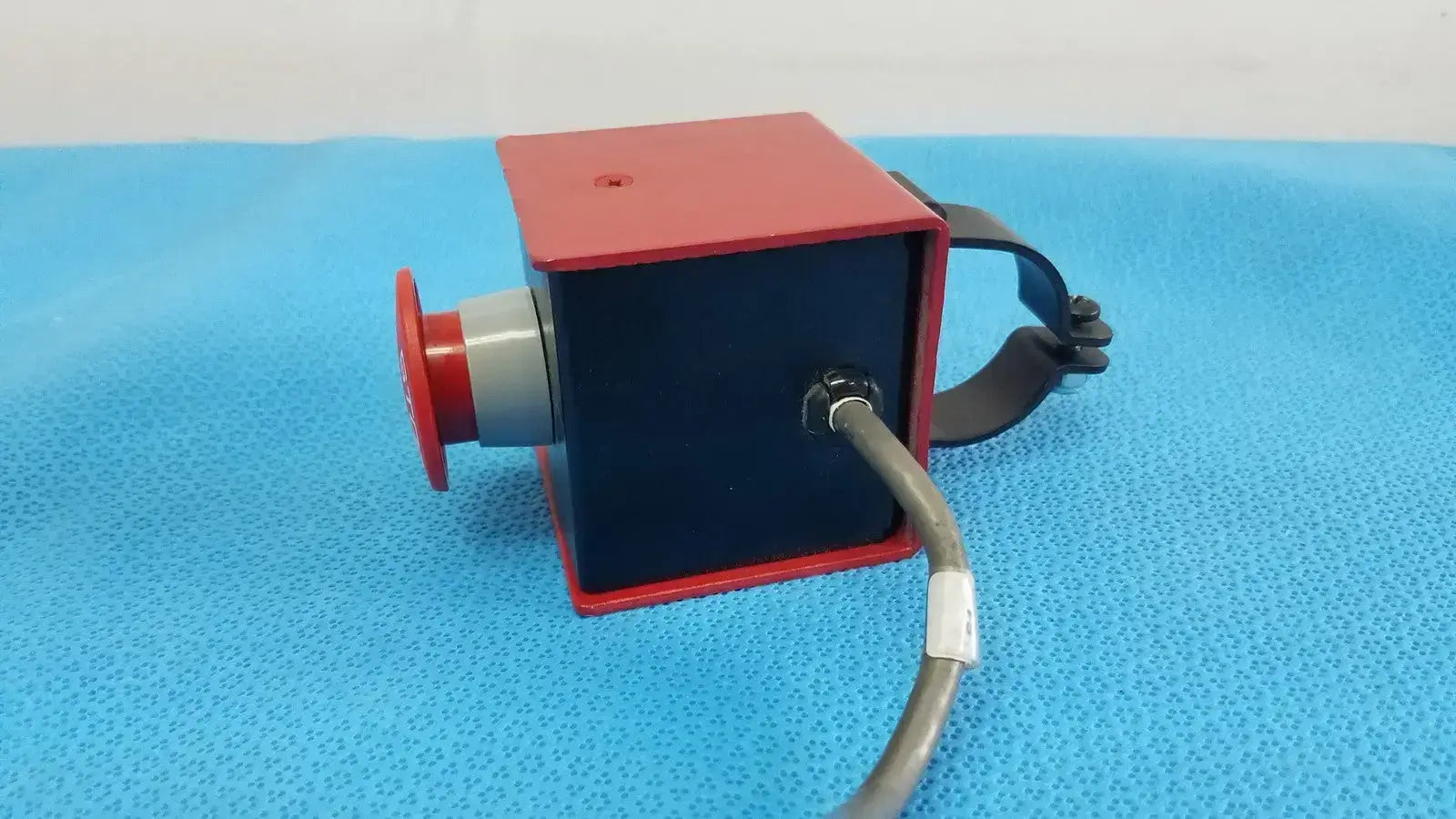 GE Stop Switch E-Stop Button for T-2100 Treadmill 88380-007 Cable Emergency Stop Switch, second-hand product photo 3